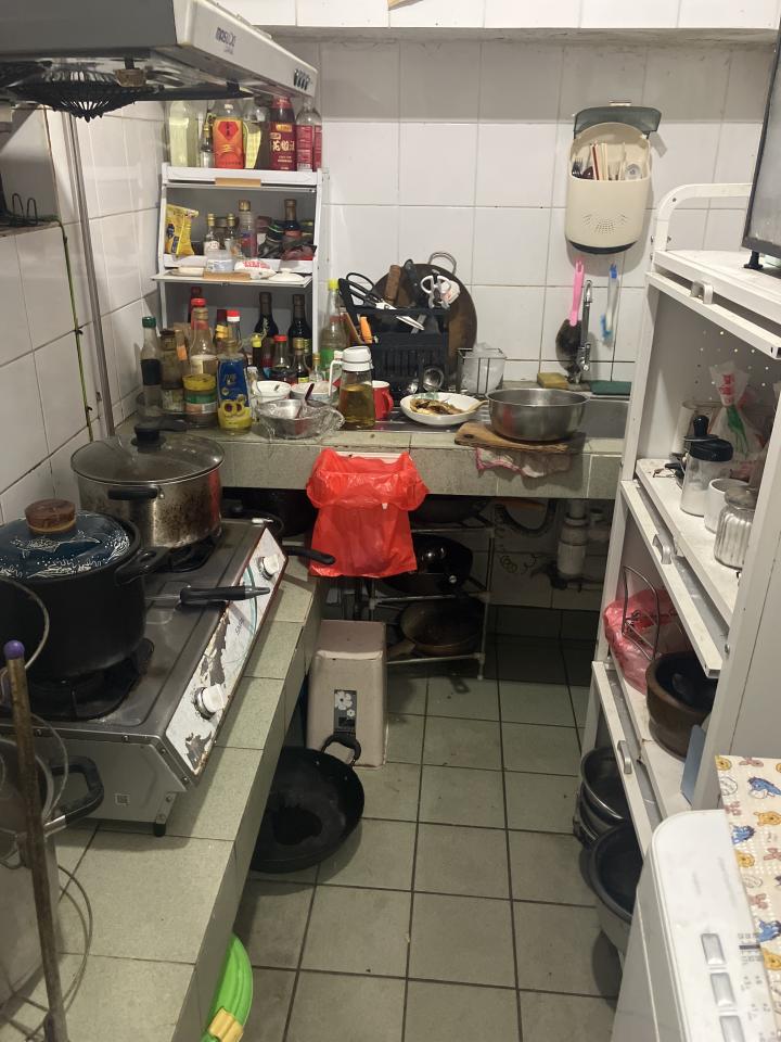 廚房清潔工作照片