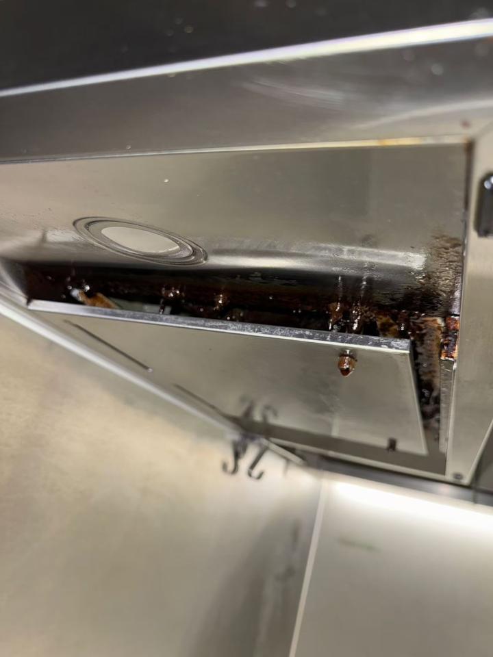 抽油煙機清洗工作照片
