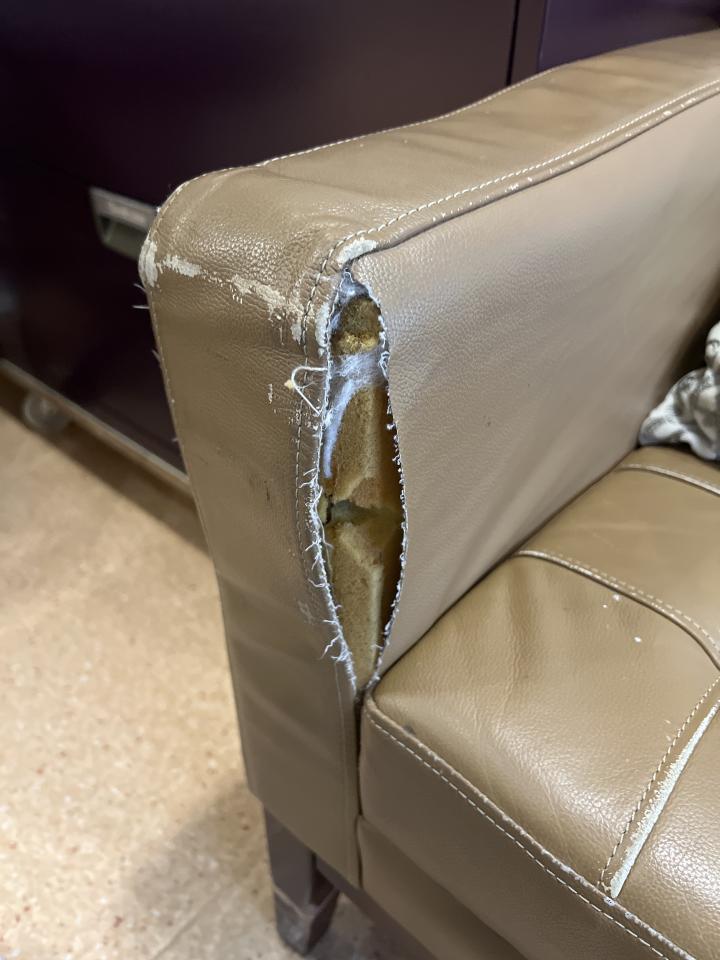 傢俬維修工作照片