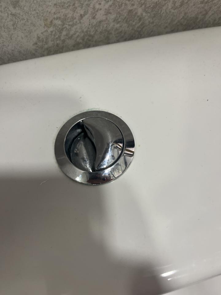 馬桶安裝工作照片
