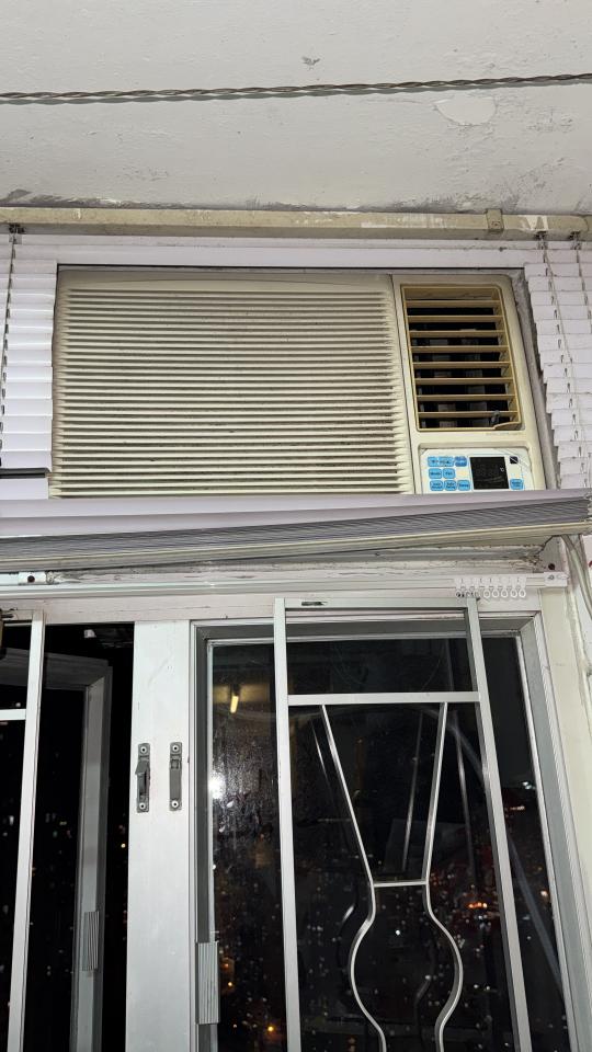 冷氣維修工作照片