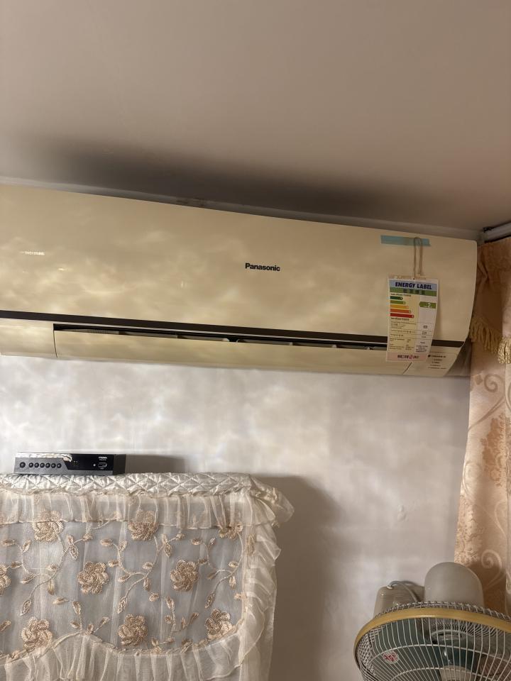 冷氣維修工作照片