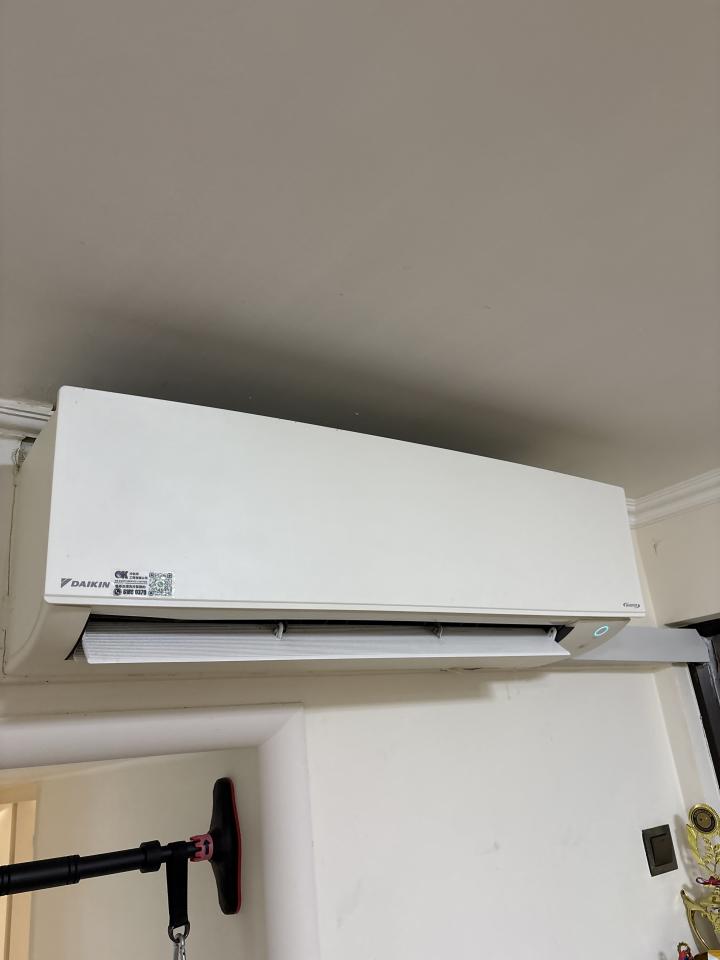 冷氣維修工作照片