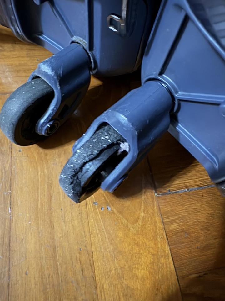Luggage RepairJob photo