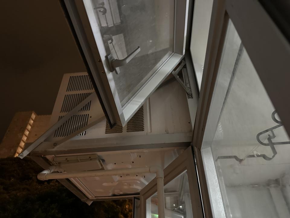 冷氣維修工作照片