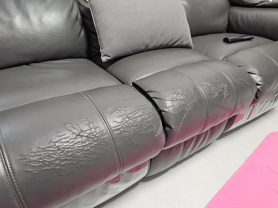 傢俬維修工作照片