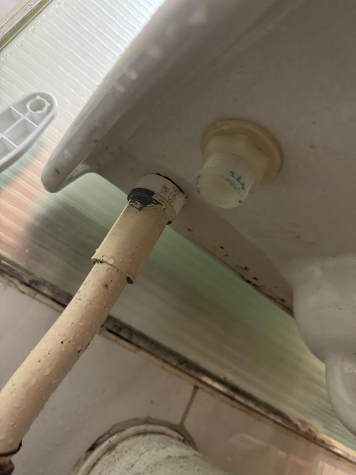 馬桶安裝工作照片