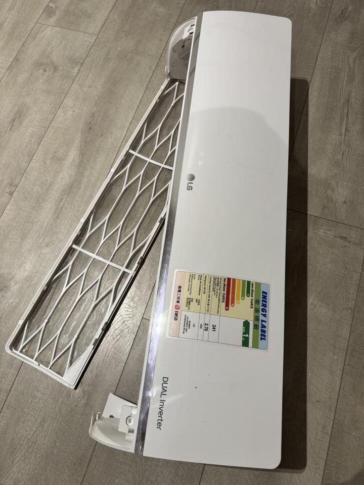 冷氣維修工作照片