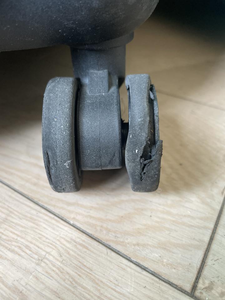 行李箱維修工作照片