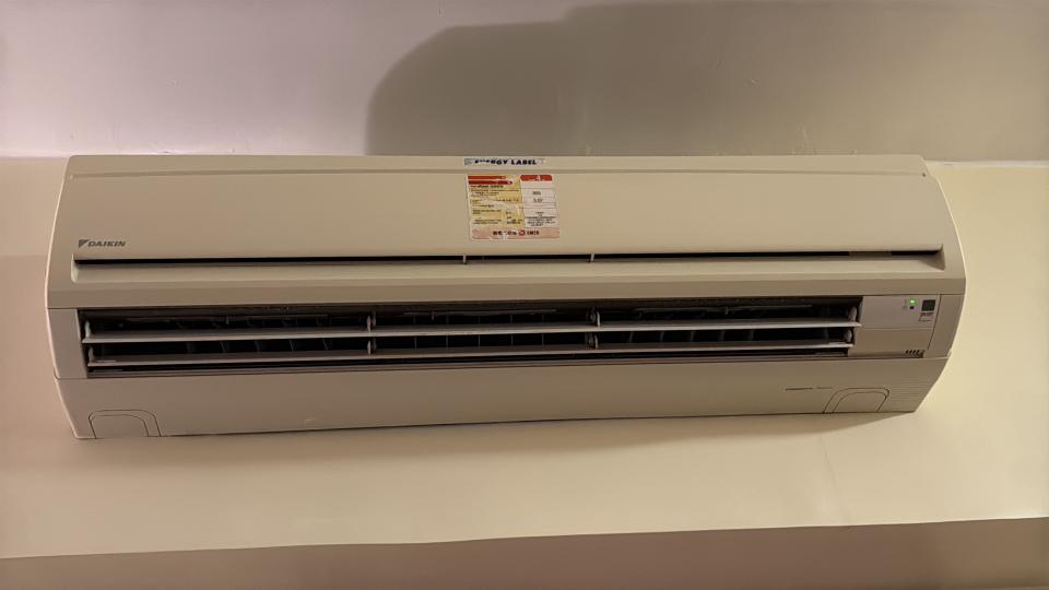 冷氣維修工作照片
