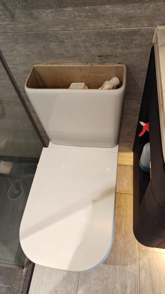 馬桶安裝工作照片
