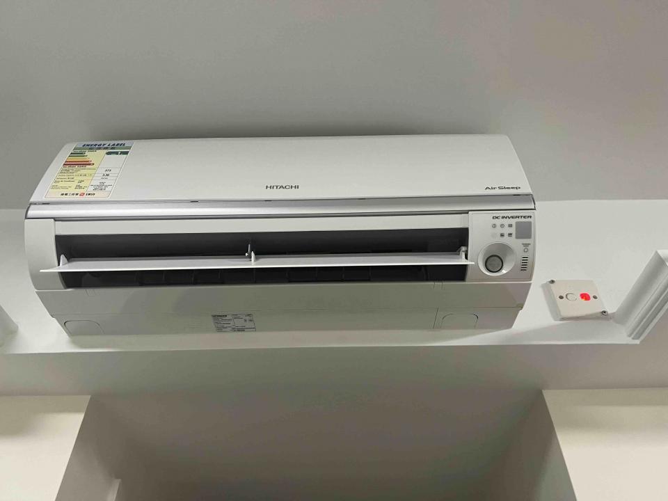 冷氣維修工作照片