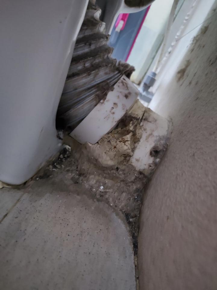 Toilet Installation & RepairJob photo