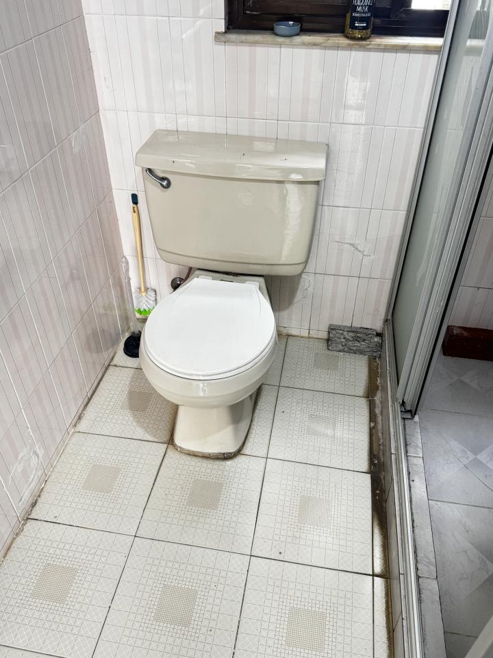 Toilet Installation & RepairJob photo