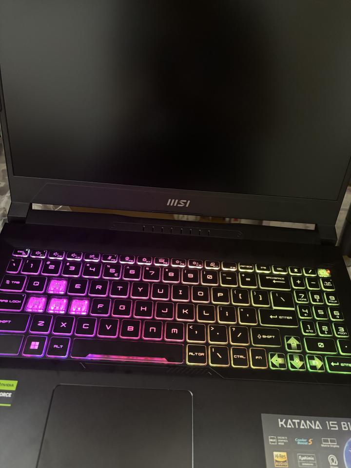 電腦維修工作照片