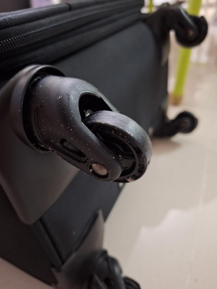 行李箱維修工作照片