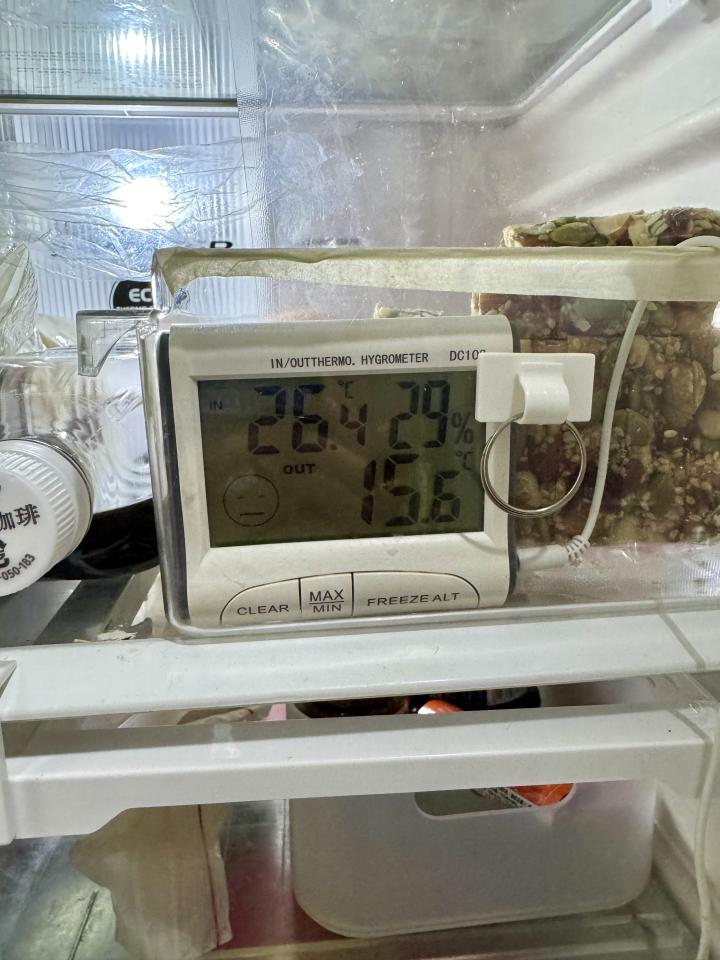 雪櫃維修工作照片