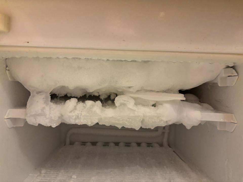 雪櫃維修工作照片