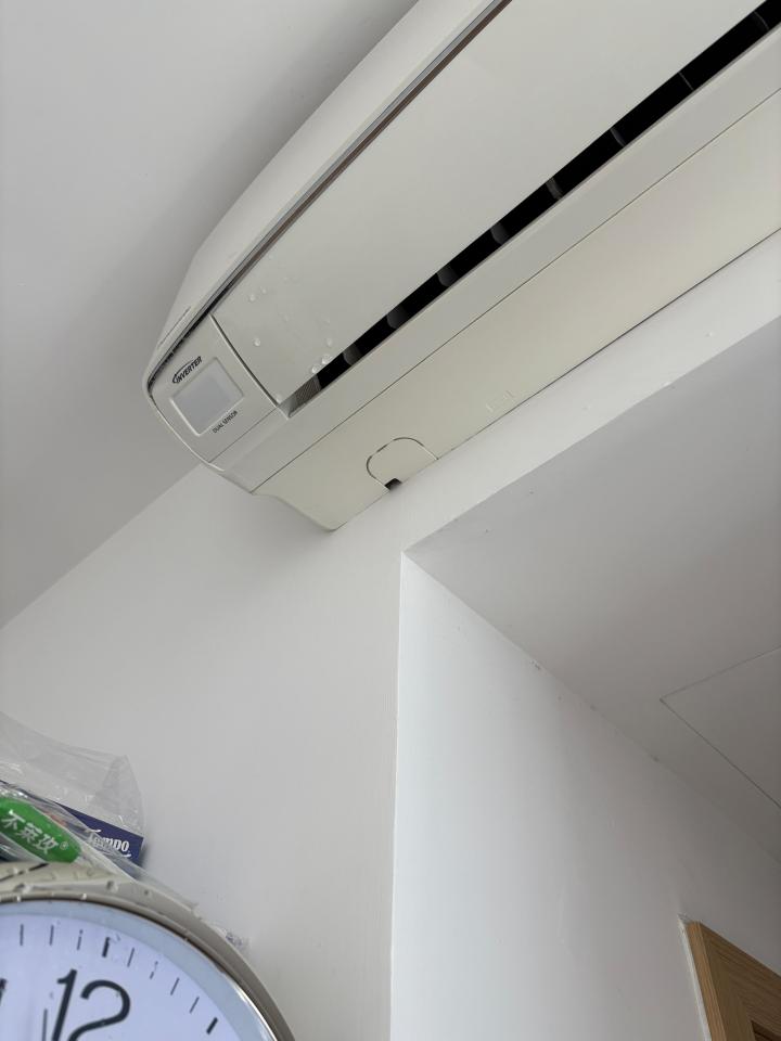 冷氣維修工作照片