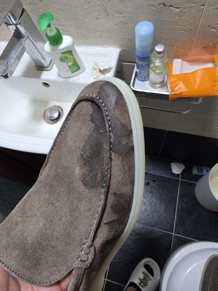 Shoe Cleaning & RepairingJob photo