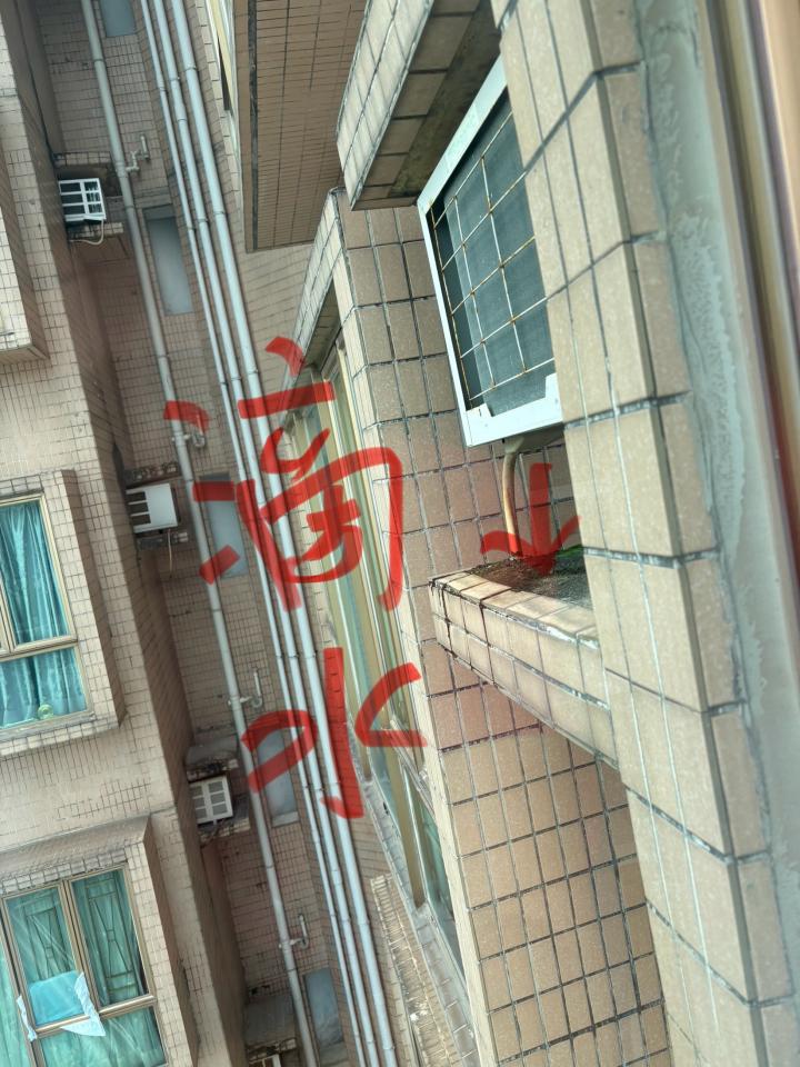 冷氣維修工作照片