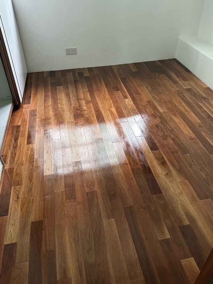 木地板打磨翻新工作照片
