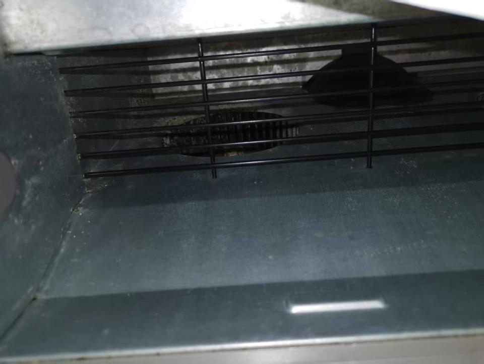 廚房清潔工作照片