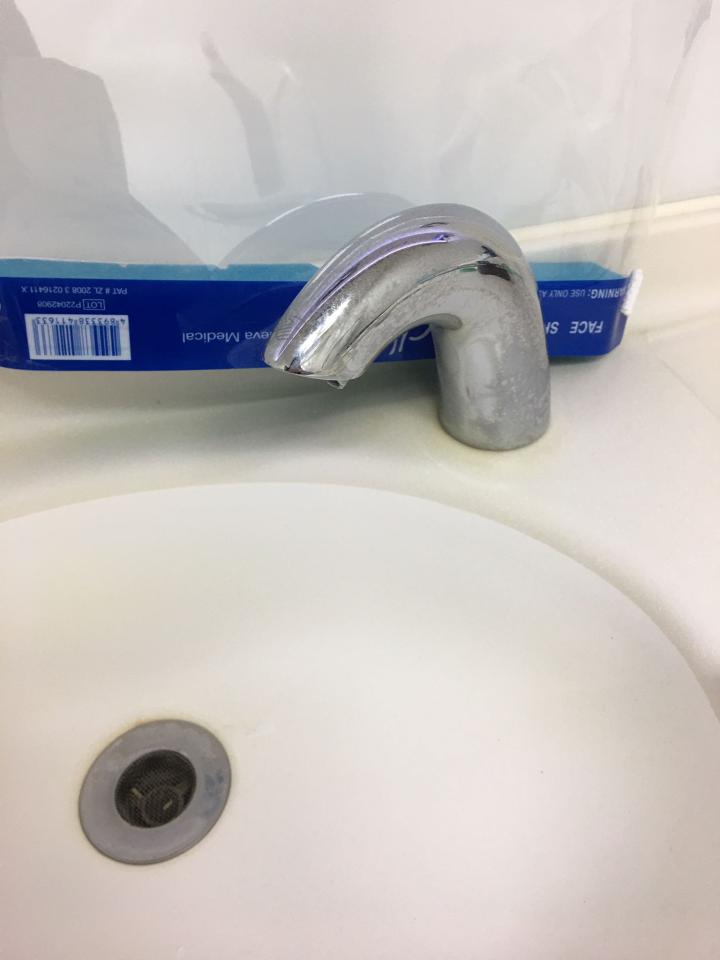 水龍頭安裝工作照片