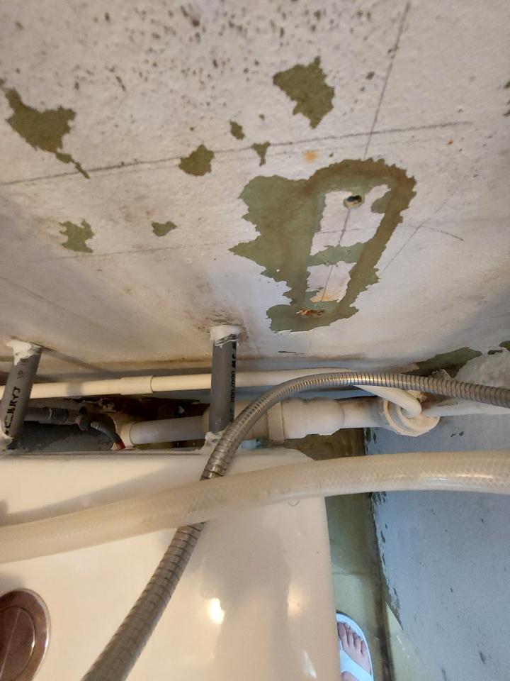 馬桶安裝工作照片