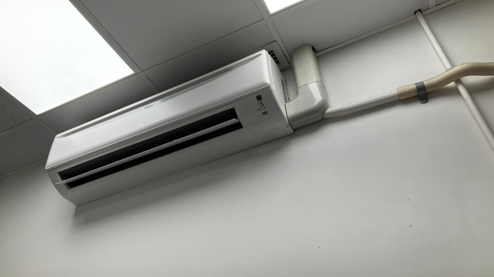 Air Conditioner Repairjob photo Air Conditioner Repairjob photo