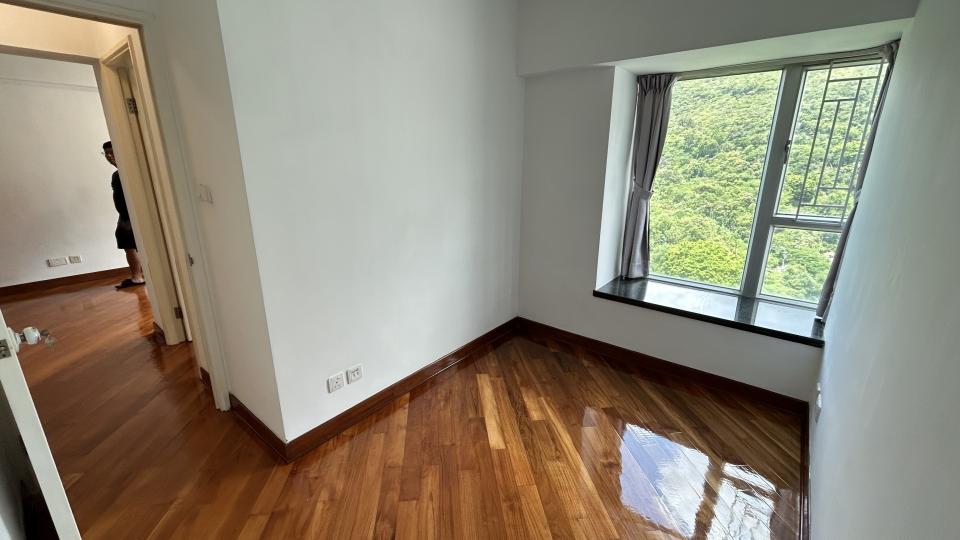 地板拋光打蠟工作照片