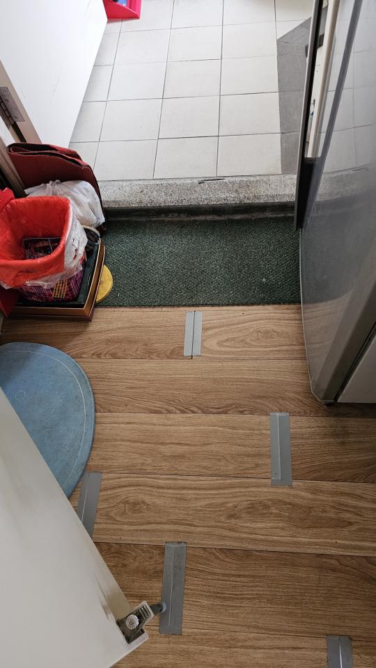 地板工程工作照片