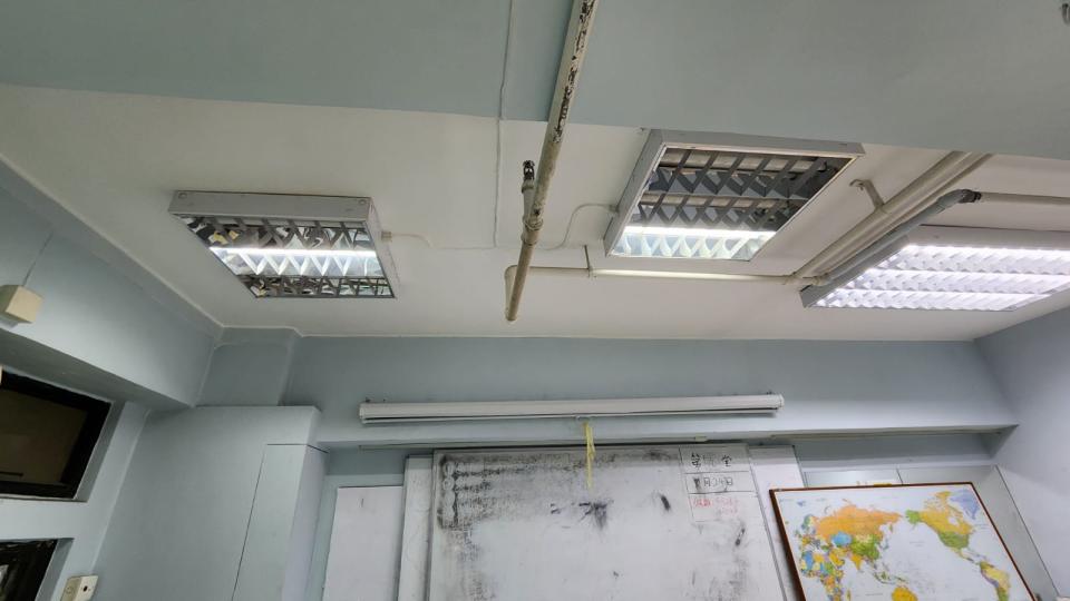燈飾維修工作照片