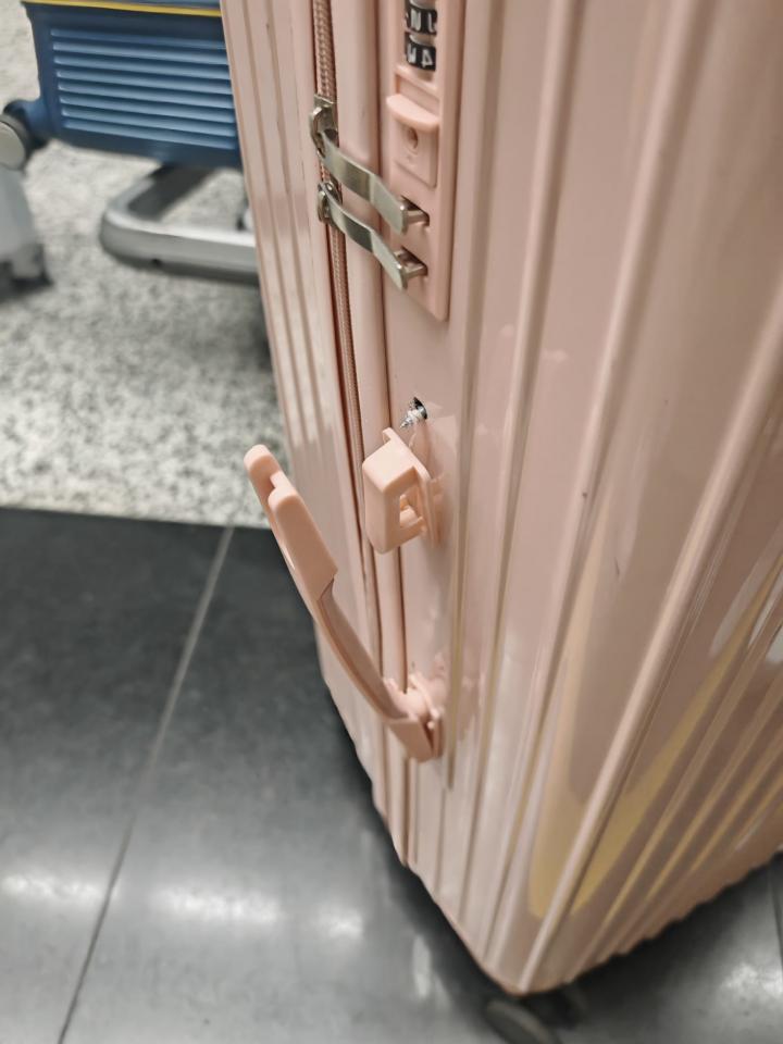 行李箱維修工作照片