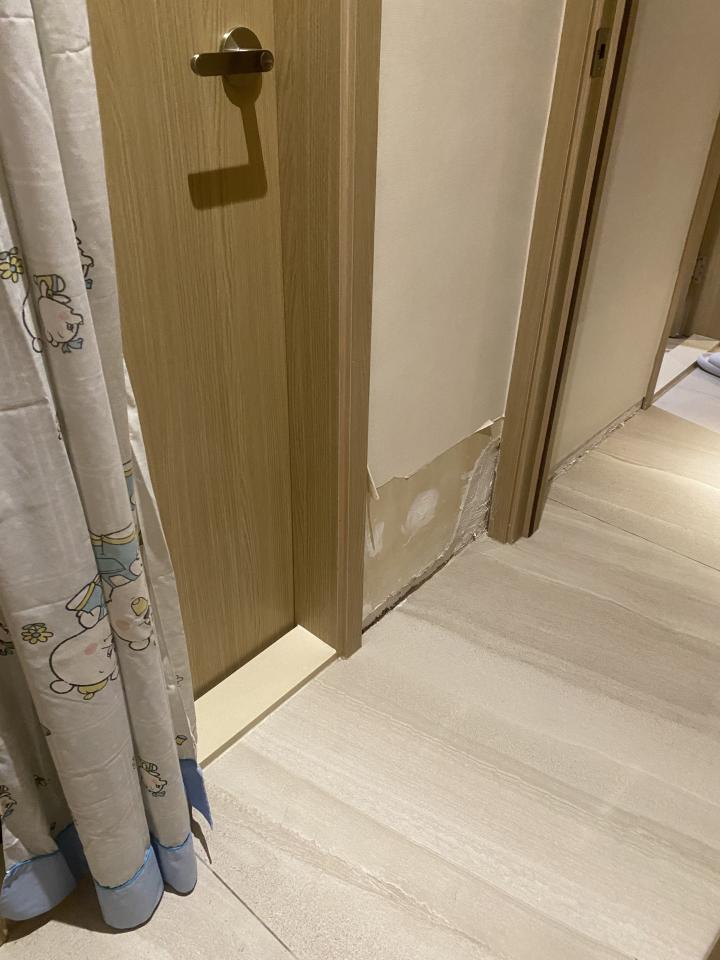 牆紙工程工作照片