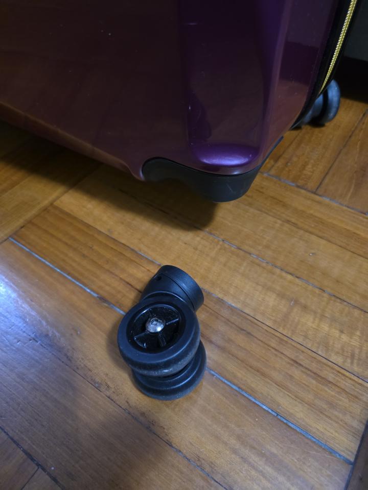 行李箱維修工作照片 行李箱維修工作照片