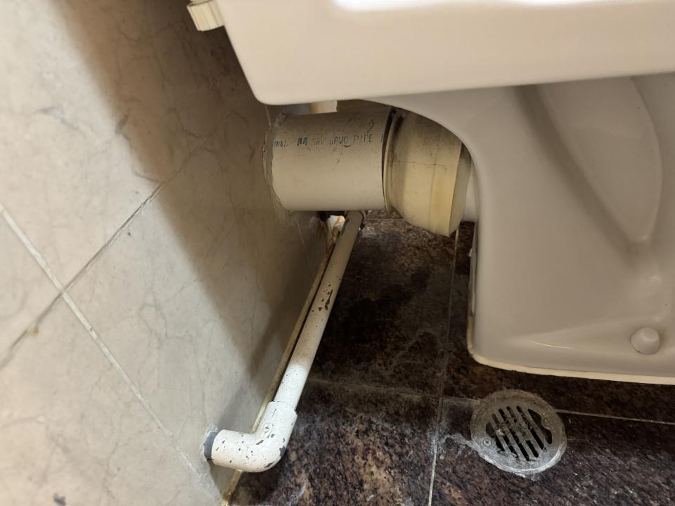馬桶安裝工作照片 馬桶安裝工作照片