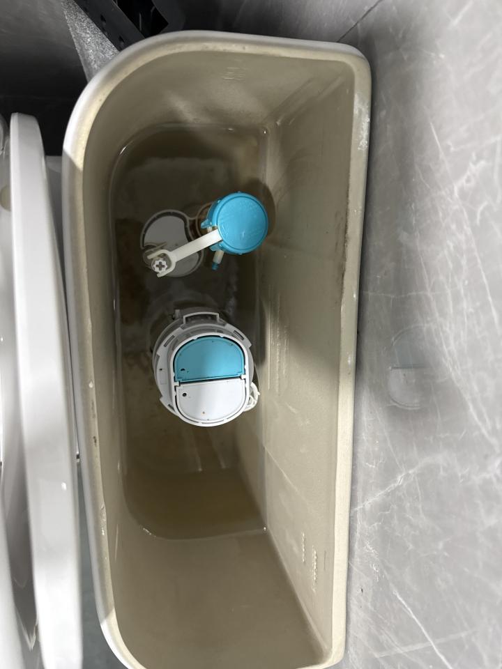 馬桶安裝工作照片