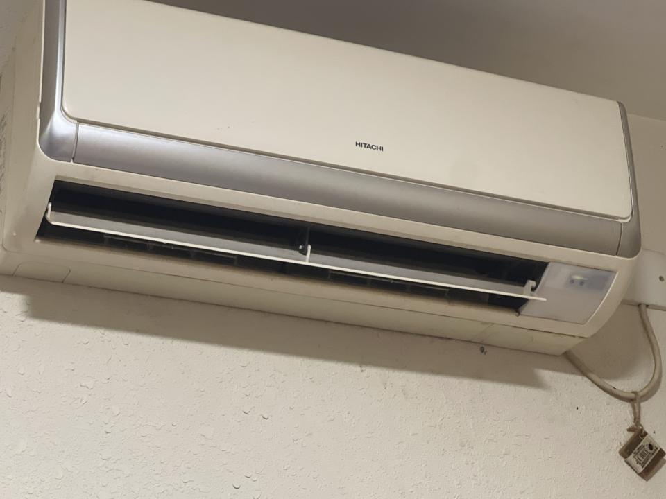 冷氣維修工作照片