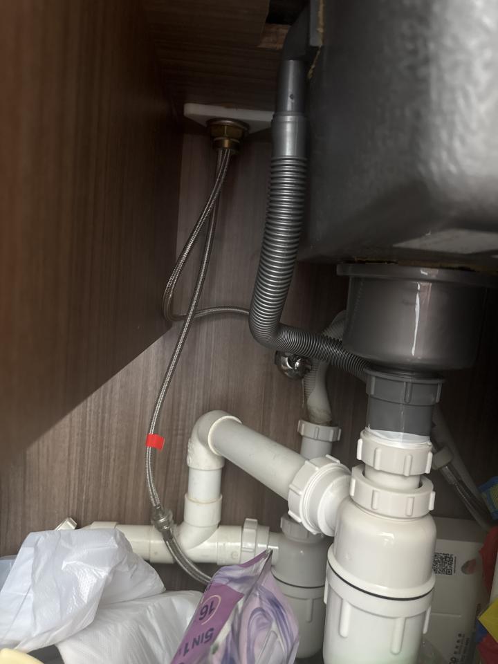 水龍頭安裝工作照片