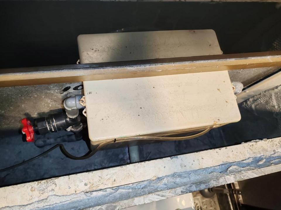 馬桶安裝工作照片
