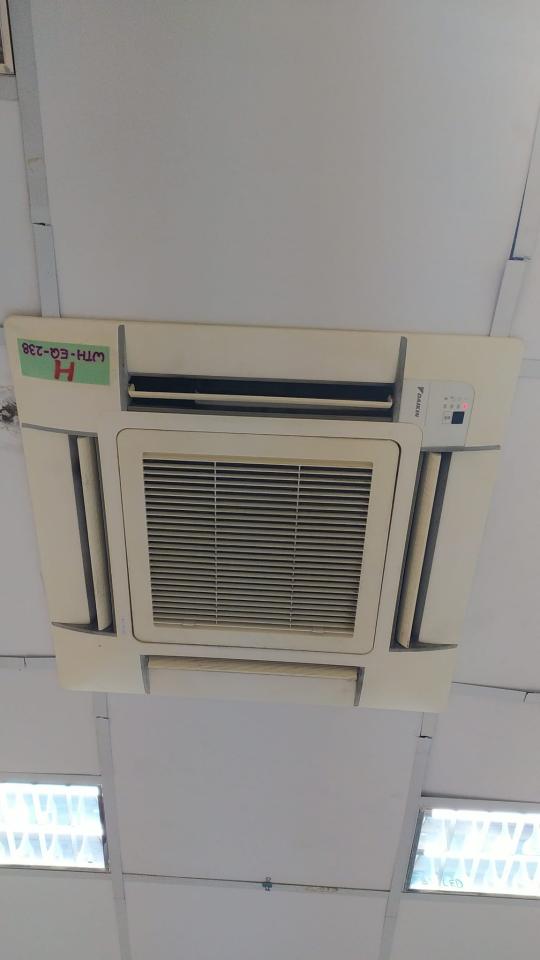 冷氣維修工作照片