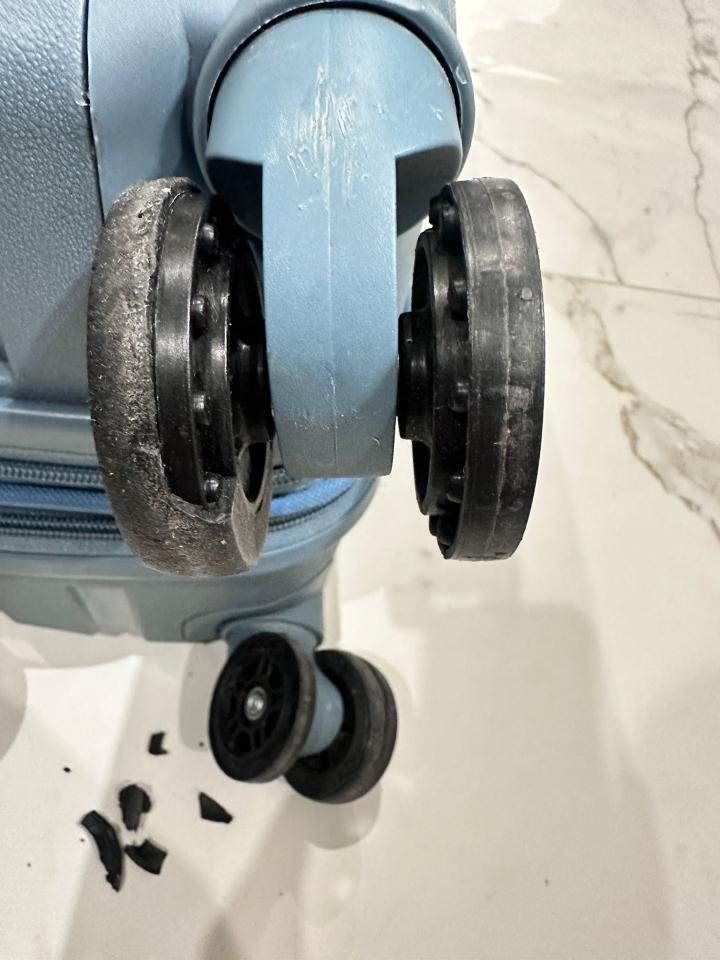 行李箱維修工作照片