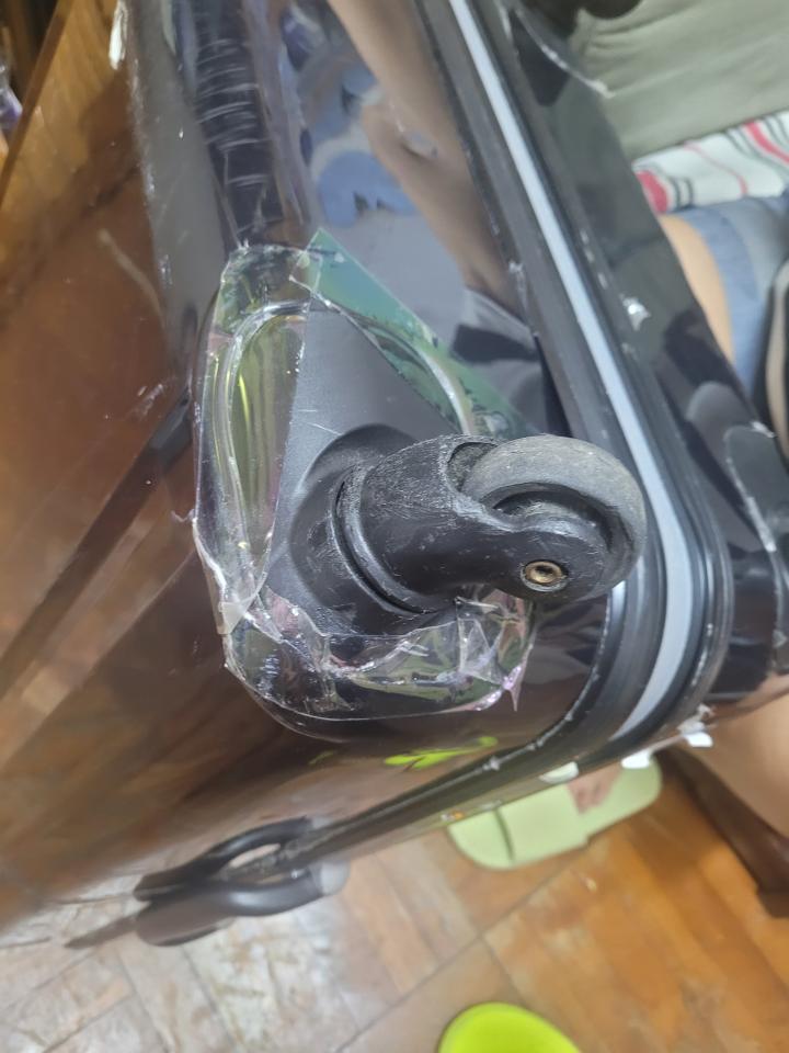 行李箱維修工作照片
