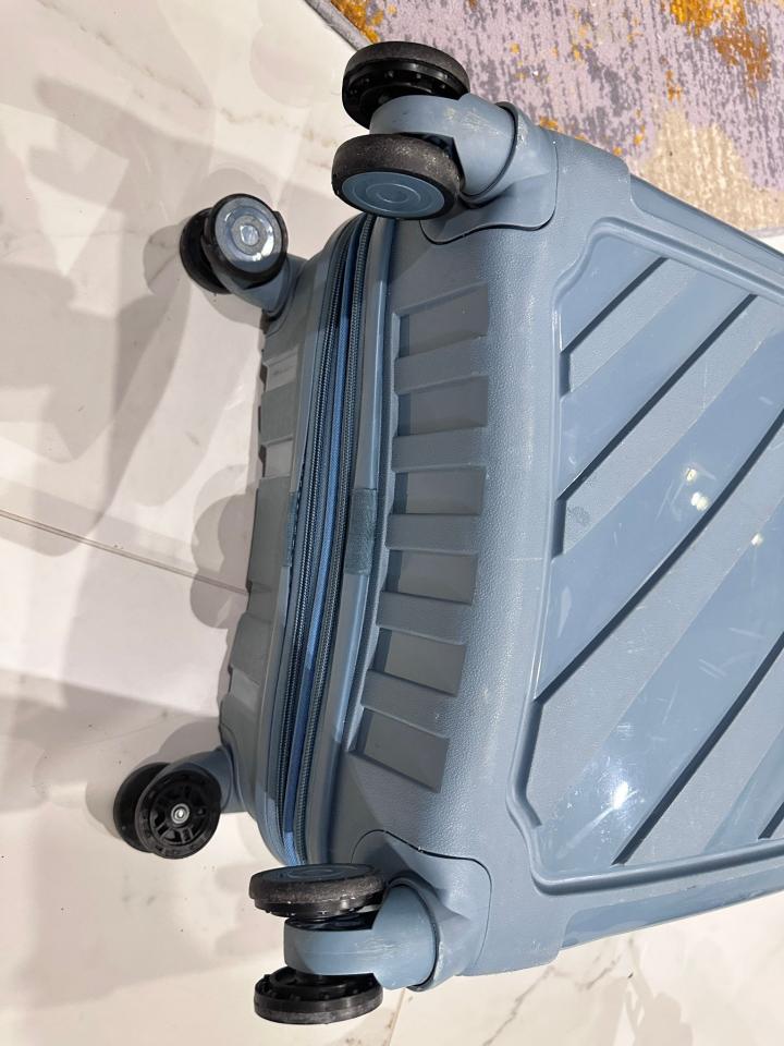 行李箱維修工作照片