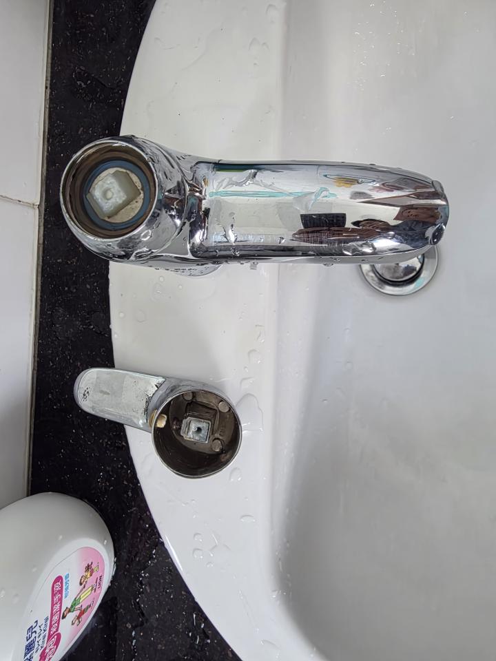 水龍頭安裝工作照片