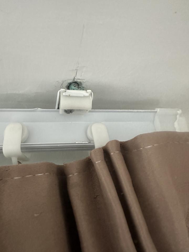 窗簾安裝工作照片