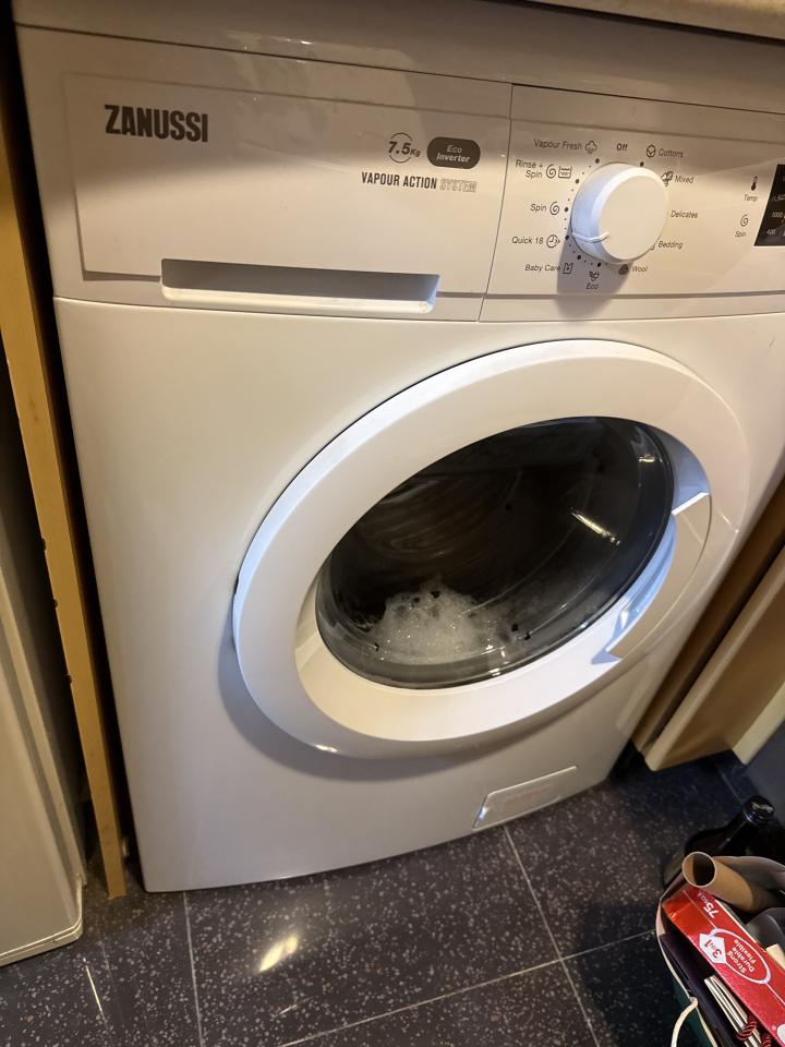 洗衣機清洗工作照片