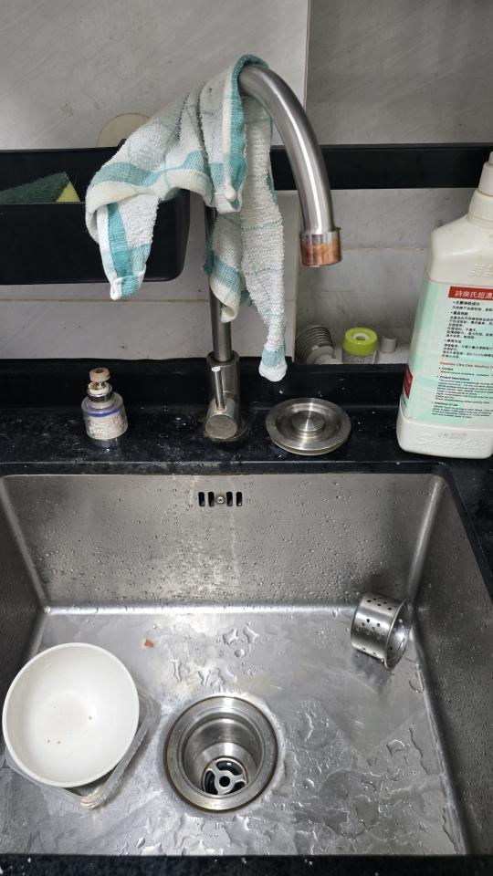 水龍頭安裝工作照片