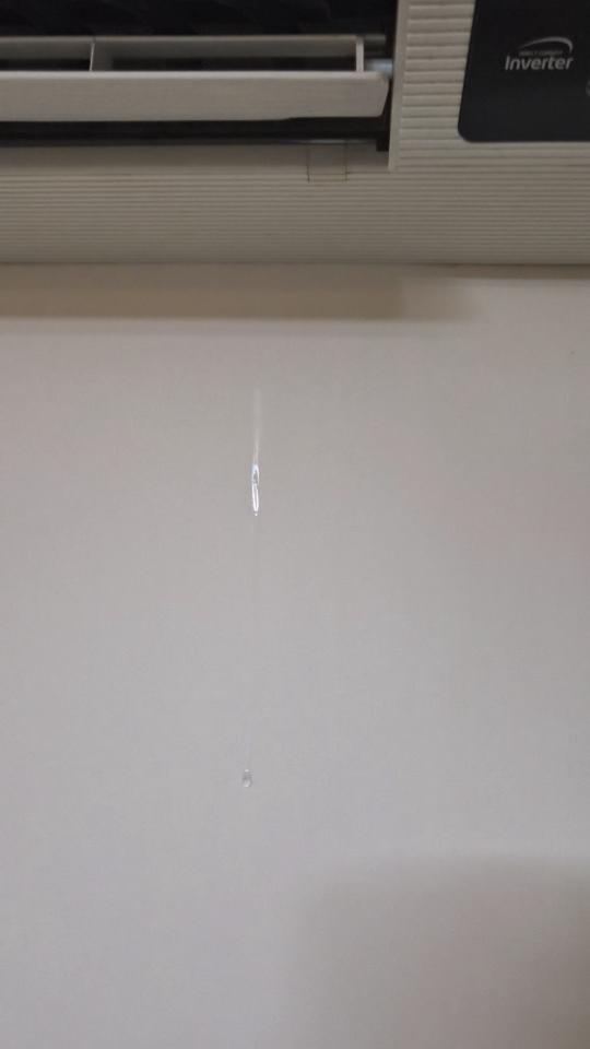 冷氣維修工作照片